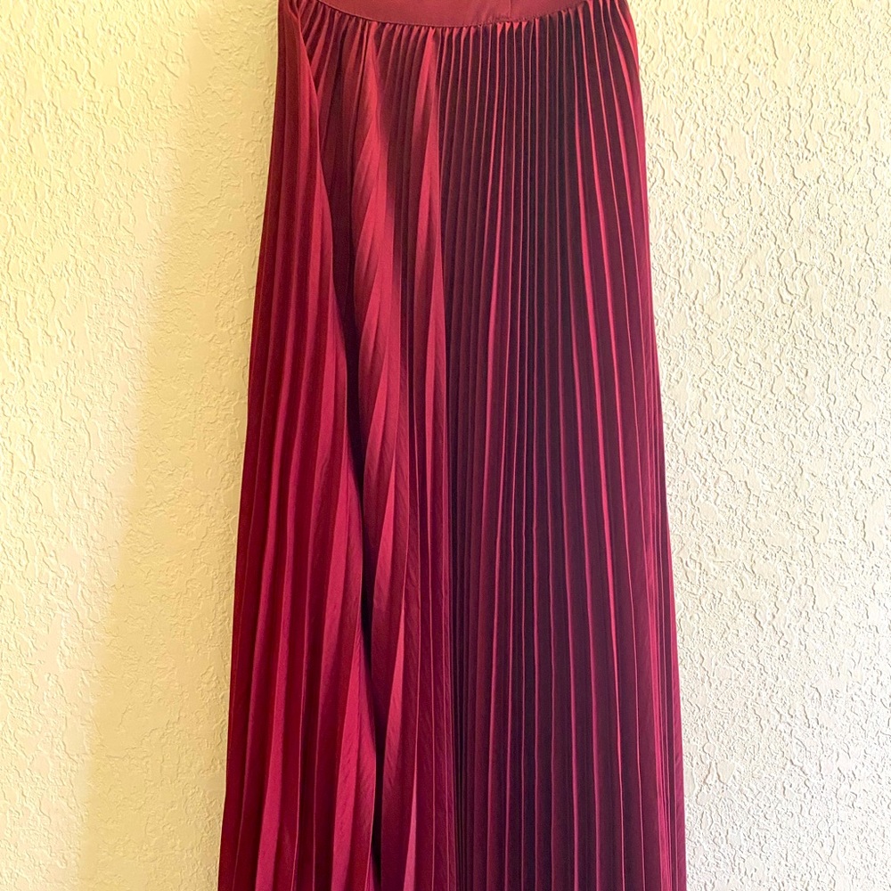 Beautiful burgundy ruffled mid long skirt